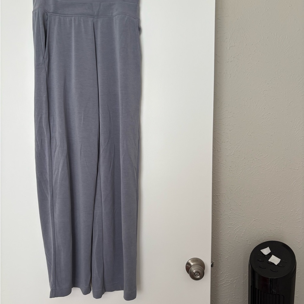 Athleta Light Gray Pants Size M